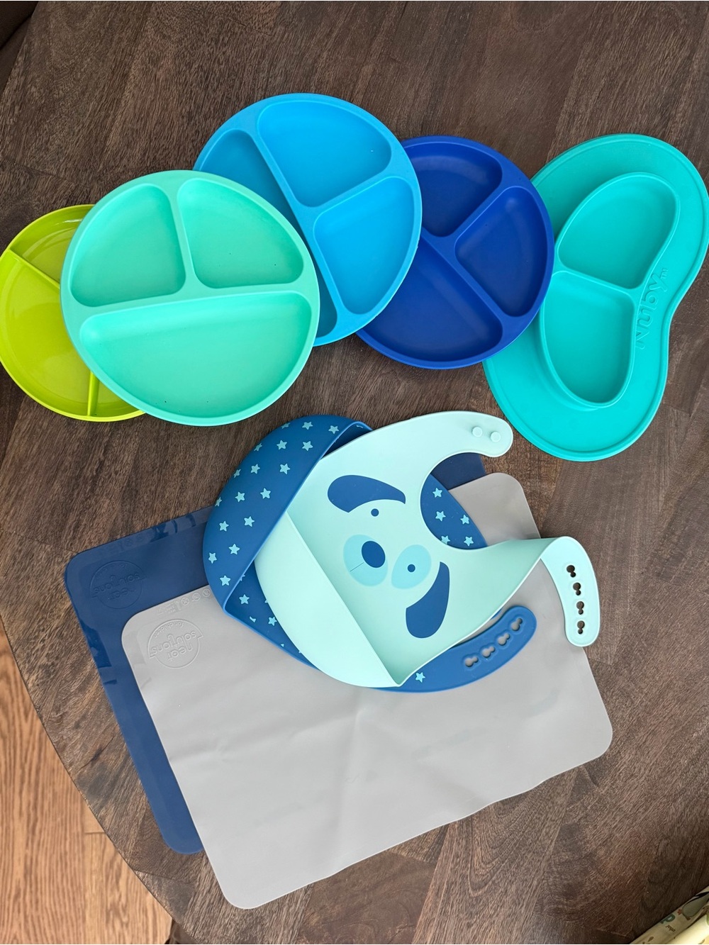 Toddler Kids Feeding Bundle - Silicone Divided Plates and Bibs and Eating Mats